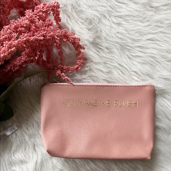 Macy's Pink Makeup Bag NWT - Picture 3 of 9